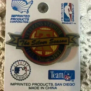 Vintage 1995 Veterans Stadium enamel pin.
